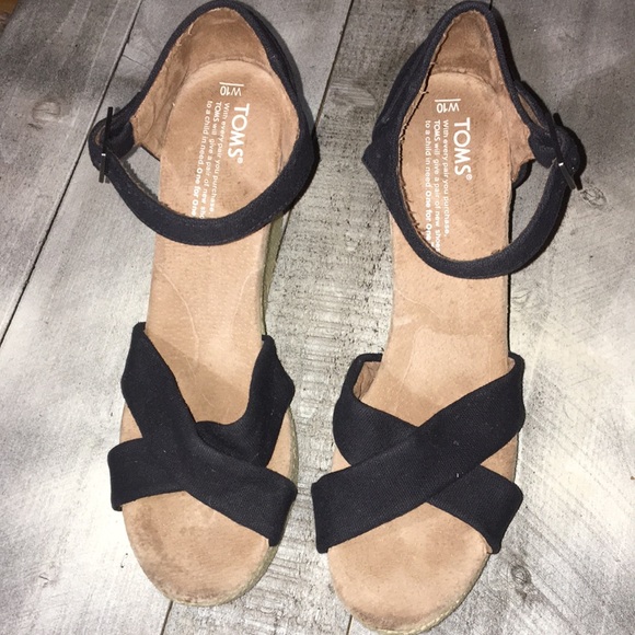 TOM’s Strappy Wedges - Picture 2 of 10